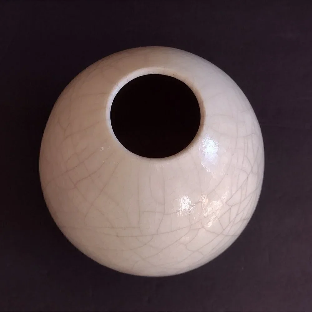 Signed William K Turner Raku Pottery Vase White Crackle Glaze 8